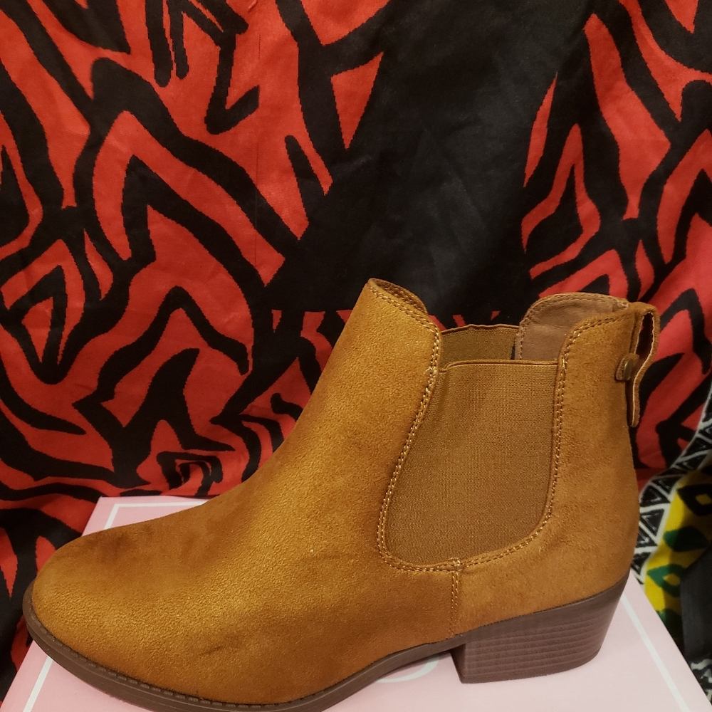 Herstyle Women's Chelsea Casual Ankle Boots